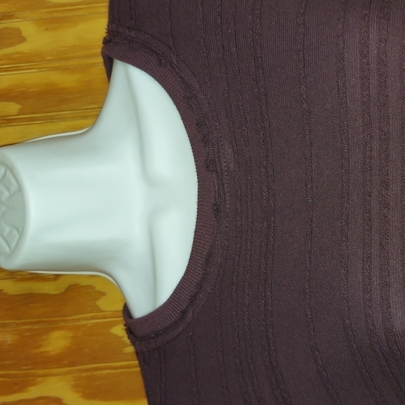 Free people pull over top - Picture 3 of 8